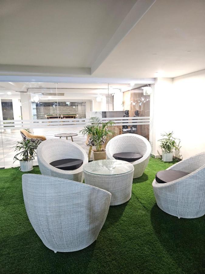 Amahi Inn - Sector 48 Gurgaon Eksteriør billede